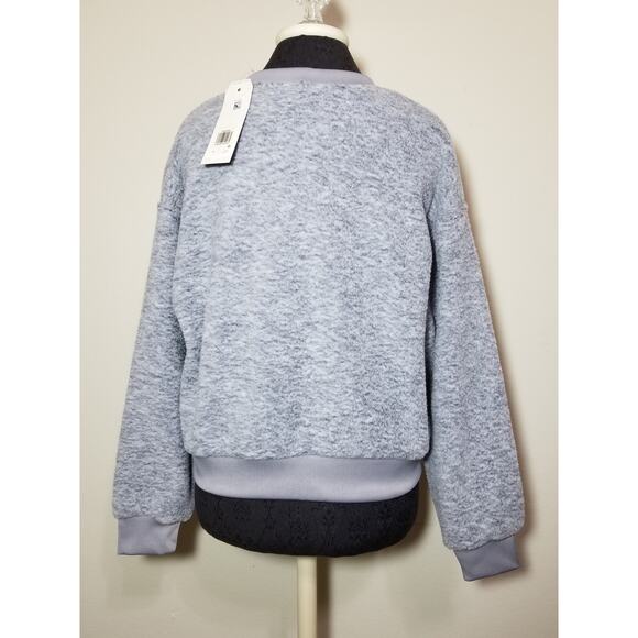 Levi's NWT Women's Sweater Pullover Fleece Crewneck Sweatshirt Size Medium Gray - Picture 6 of 12